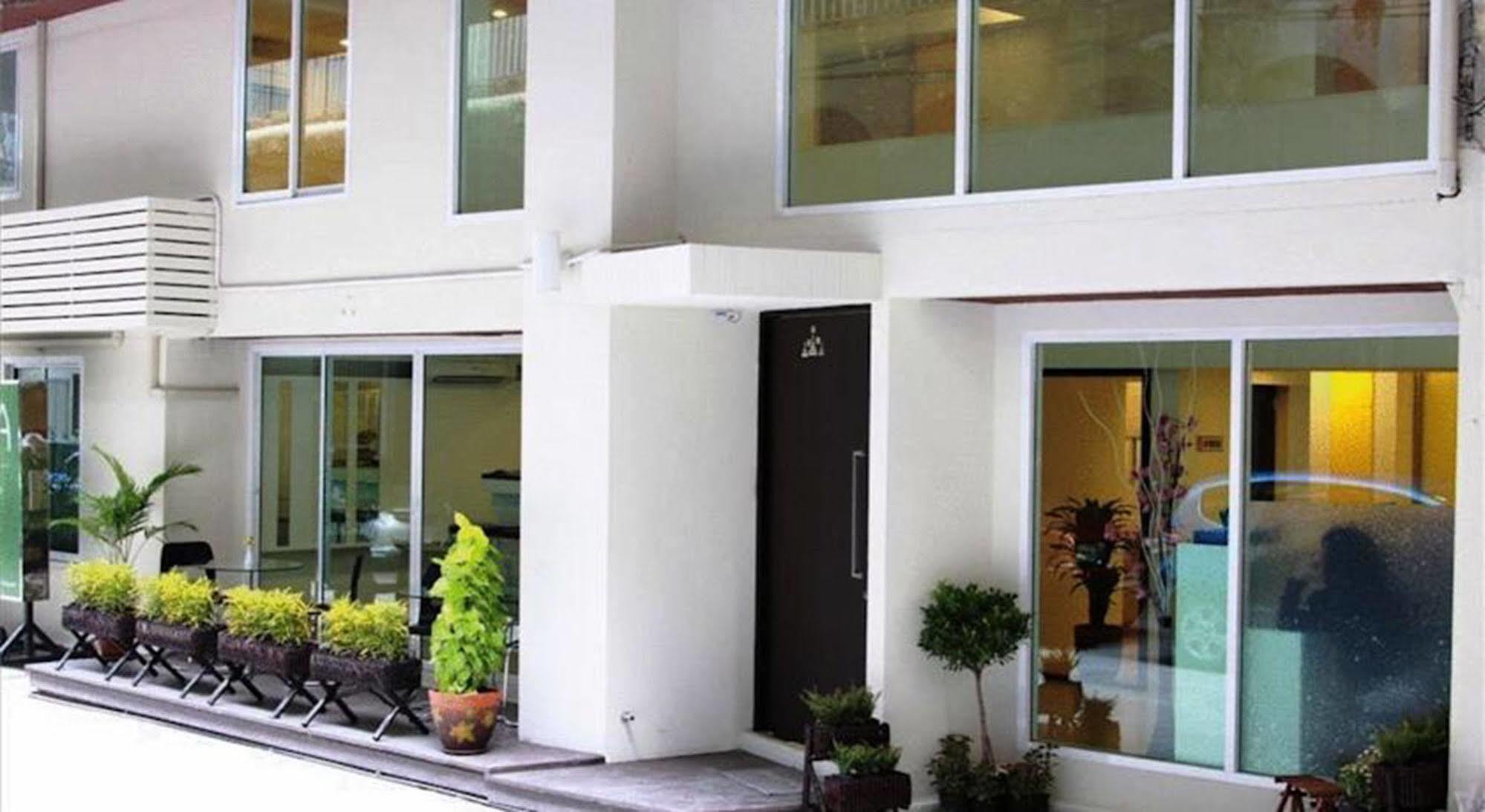 Nantra De Comfort Bangkok Exterior photo
