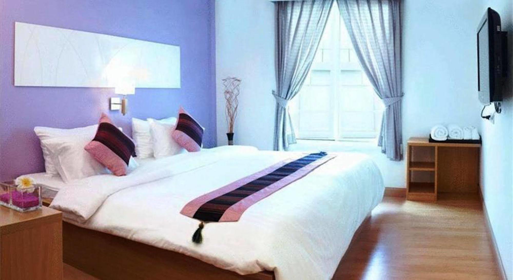 Nantra De Comfort Bangkok Exterior photo